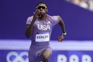 Fred Kerley avait remporté le bronze olympique sur 100 m à Paris (archives). KEYSTONE/AP/PETR DAVID JOSEK